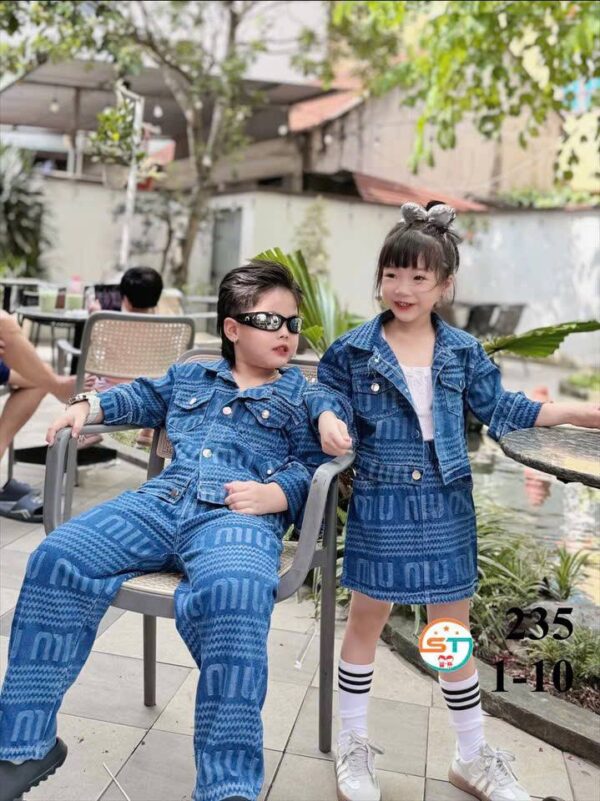 Boy/girl Jean on Jean set